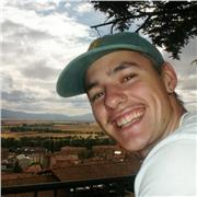 Soy una persona que ha viajado el mundo y ha vivido en varios países, desarrollando mis idiomas.